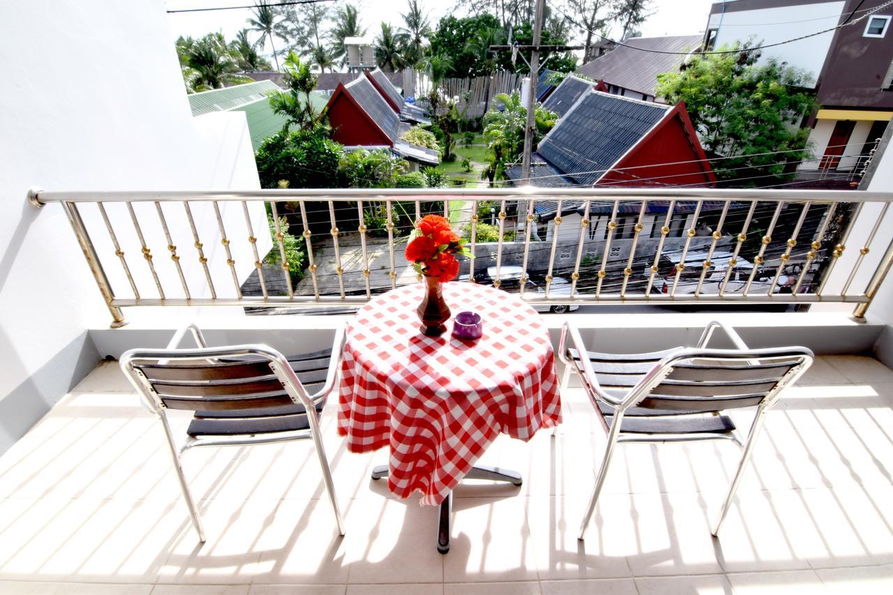 Deng'S Kamala Beach Guesthouse Exteriér fotografie
